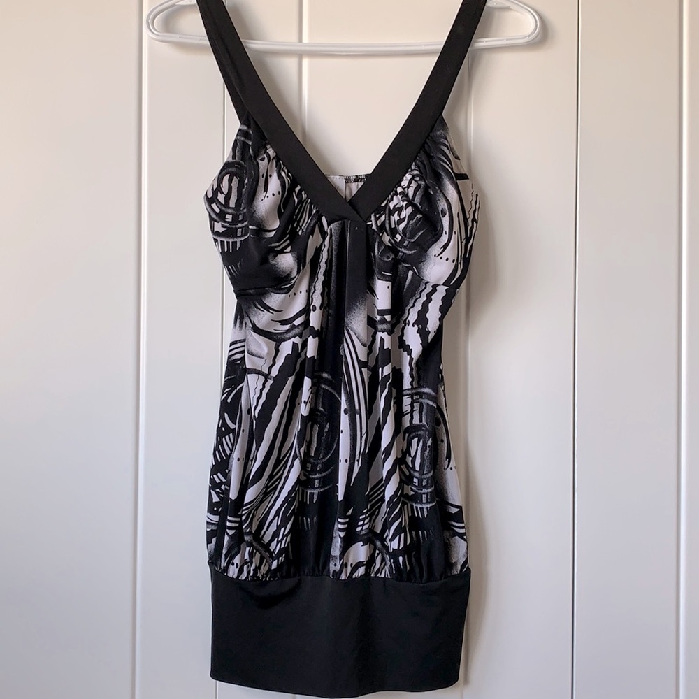 Black and white tunic